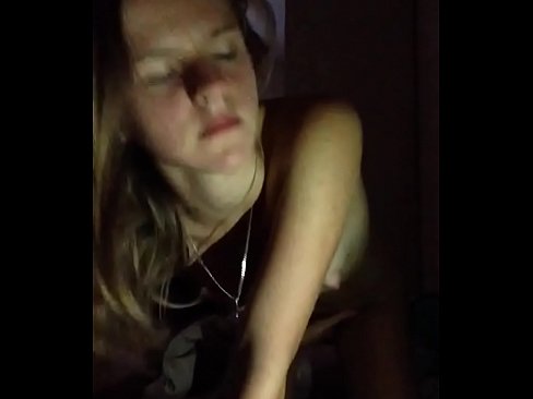 ❤️ Neska bat masturbatzen da eta cums ❤️❌ Kalitatezko pornoa gugan ️❤