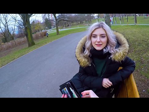 ❤️ Ezezagun baten esperma beroa irensten du diruaren truke - Eva Elfie-k parkean putz egin du ❤️❌ Kalitatezko pornoa gugan ️❤